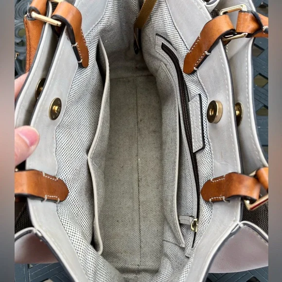 Dooney & Bourkey Bag City Barlow Slouchy Tote - Picture 7 of 16